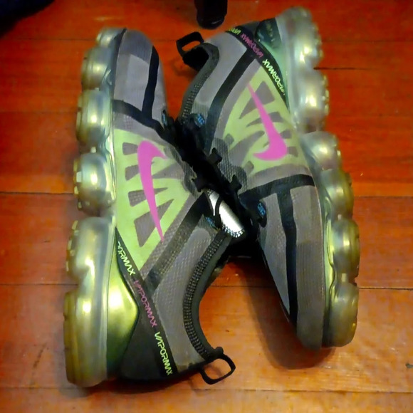 NIKE AIR VAPORMAX 2019 PRM 'FUCHISIA LIME' SZ 11.5 AT6810-001 - Picture 5 of 8